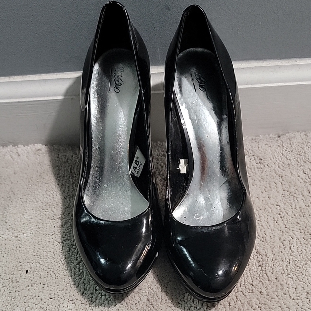 Chic Black Heels by Jessica Simpson